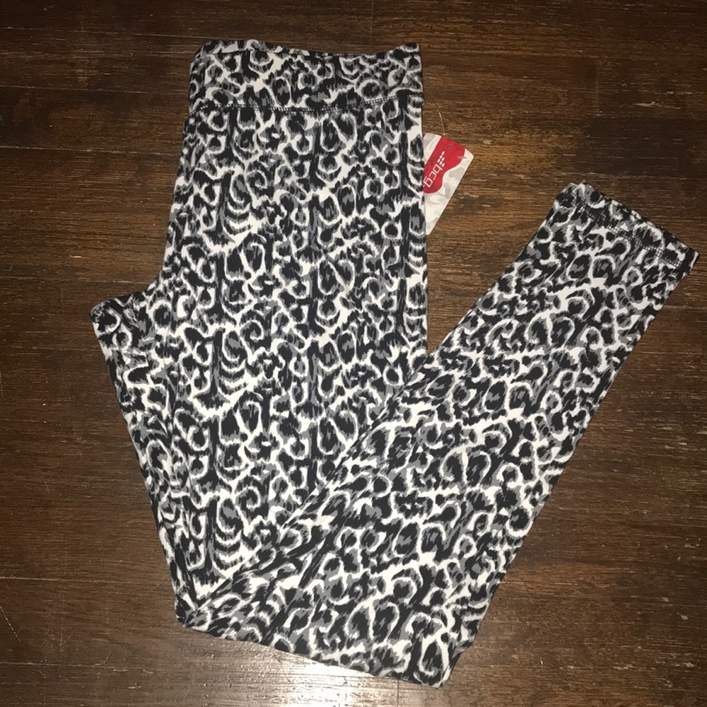 Black and white printed leggings